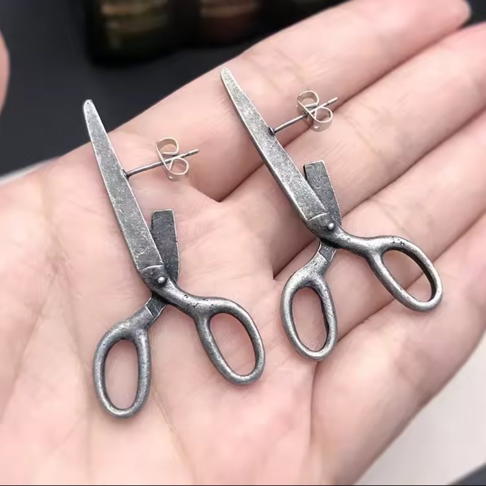 Vintage Scissor Earrings – Cute Statement Jewelry - Picture 2 of 6